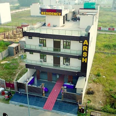 Arsh Residency Hotel Lakhnau Kültér fotó