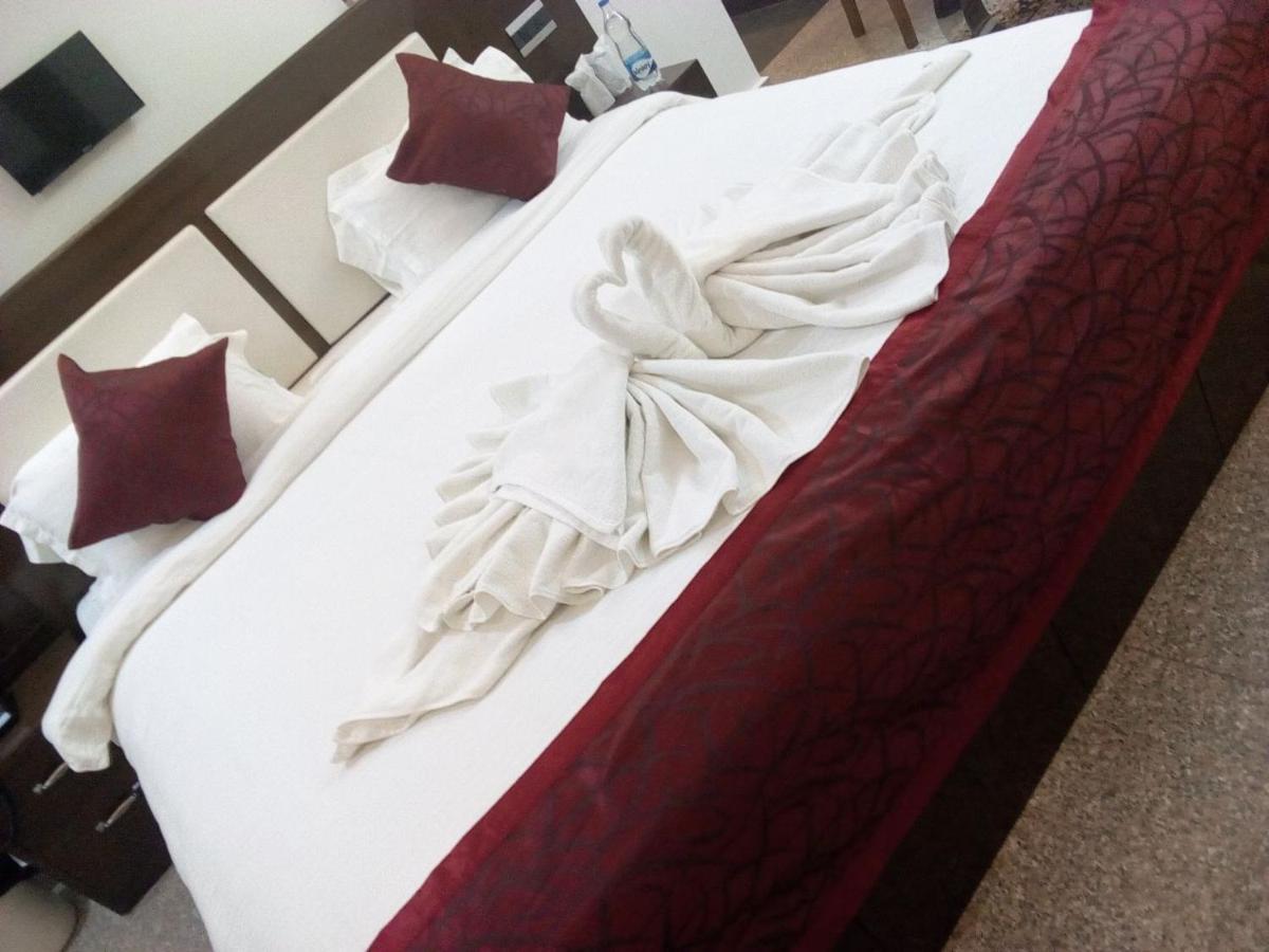 Arsh Residency Hotel Lakhnau Kültér fotó