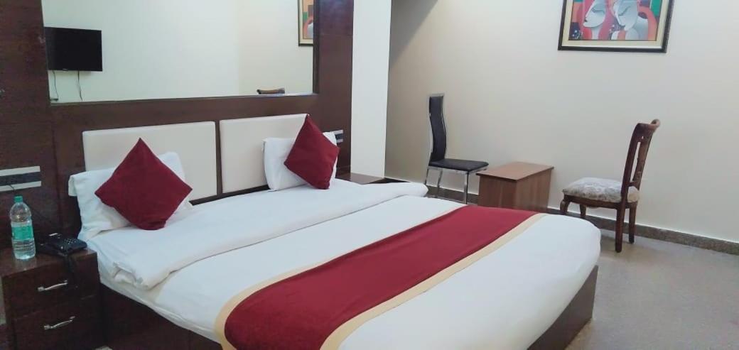 Arsh Residency Hotel Lakhnau Kültér fotó