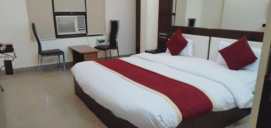 Arsh Residency Hotel Lakhnau Kültér fotó