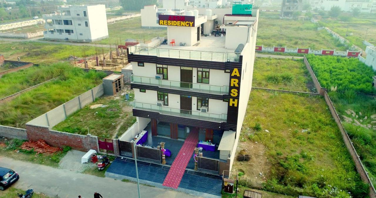 Arsh Residency Hotel Lakhnau Kültér fotó